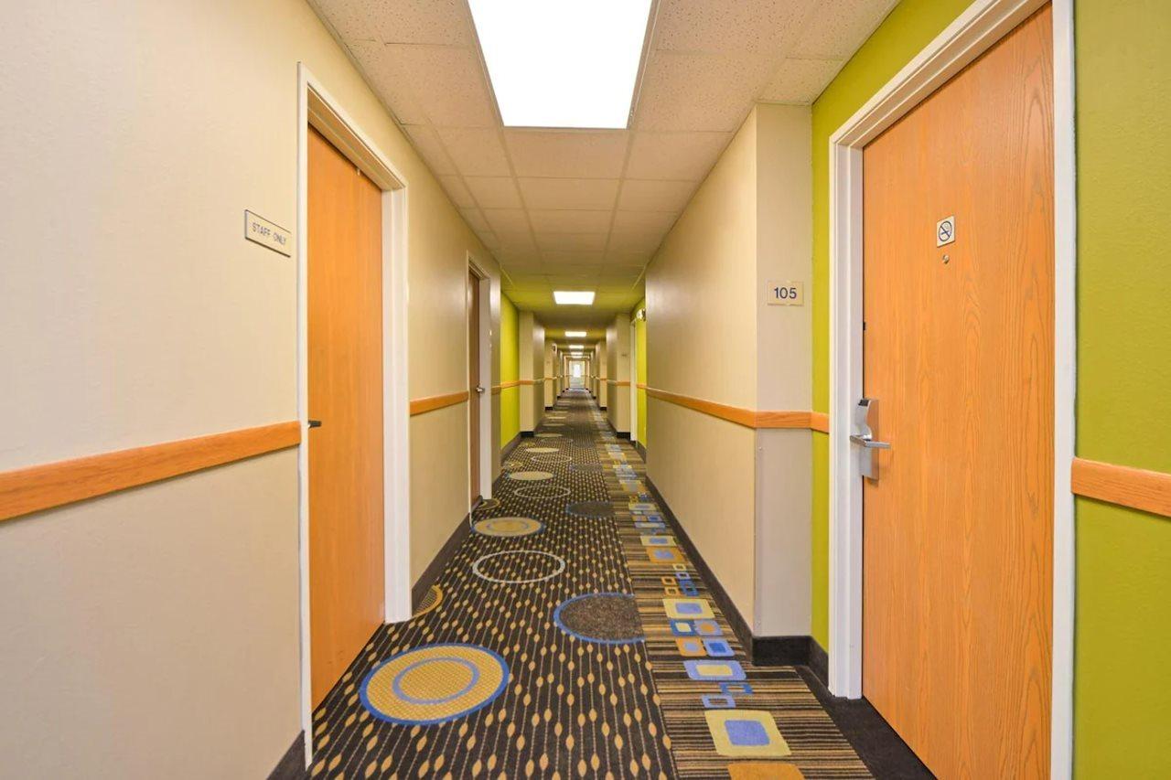 Regency Inn Geneseo IL I-80 Exterior foto